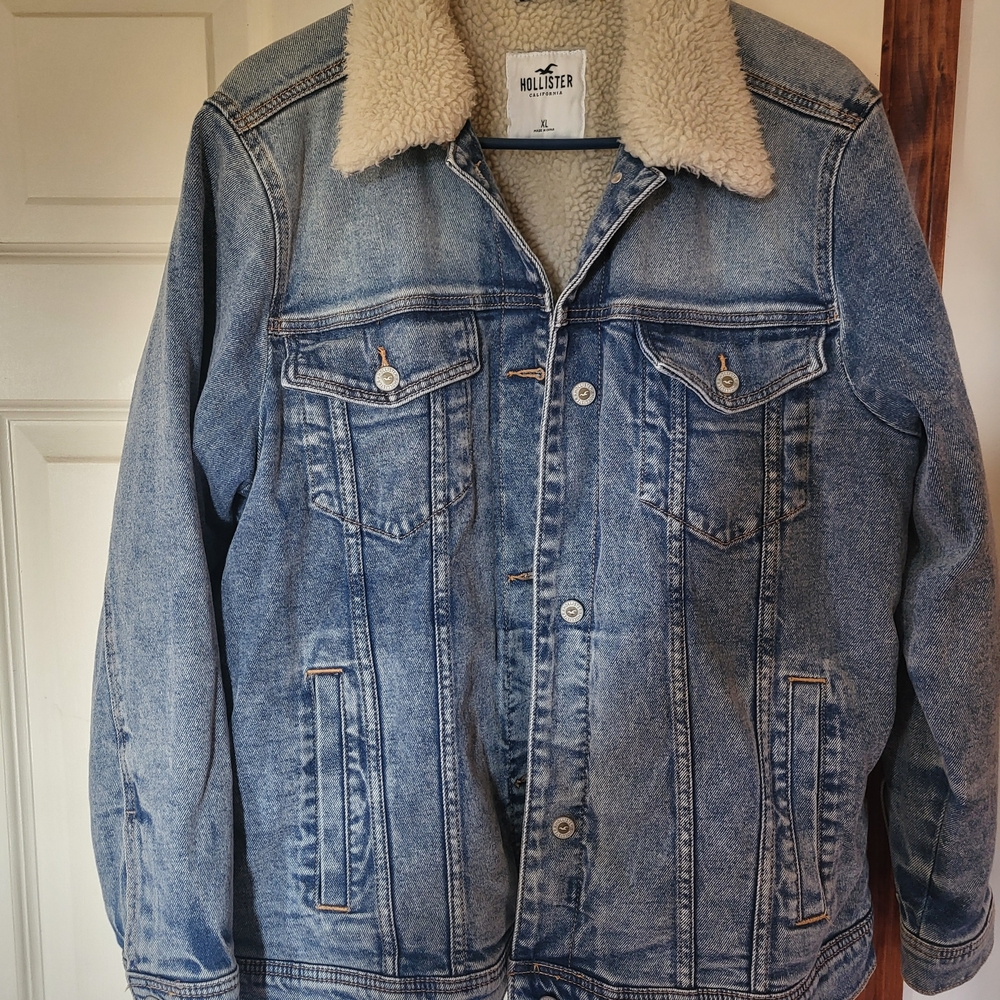 Hollister Light Blue Denim Jacket with Cream Sherpa Collar